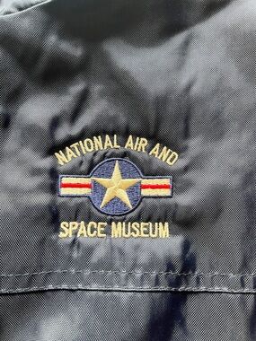 Smithsonian Institution national air and space Museum size XL vest navy blue